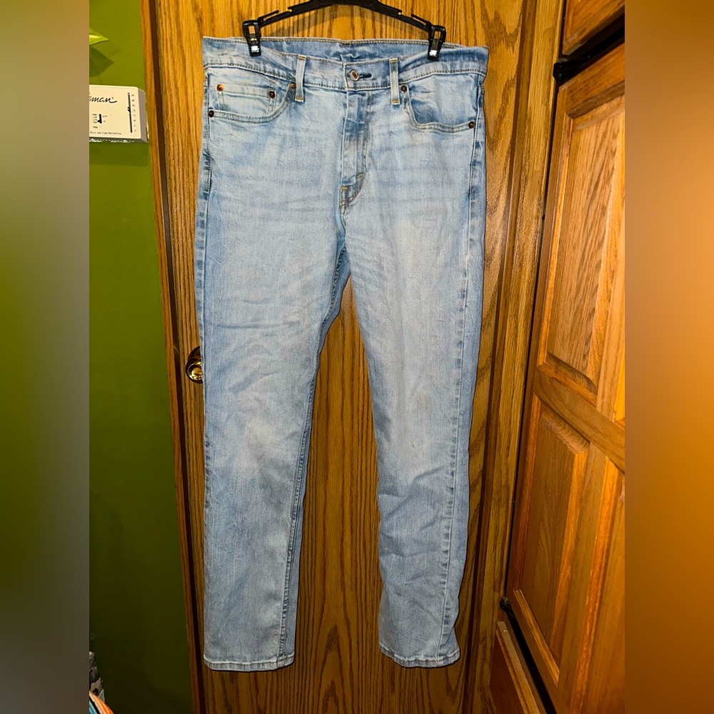 Levi's Light Wash Straight Leg Casual Jean